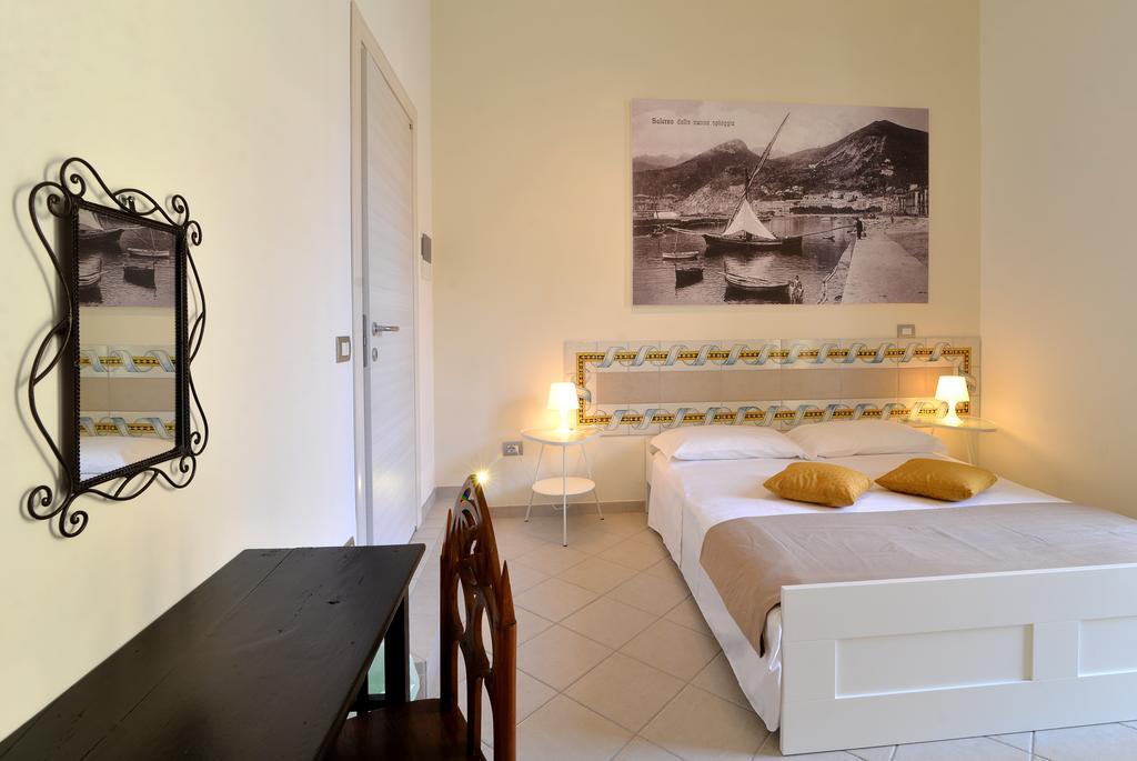 Santi E Saraceni Rooms Салерно Номер фото